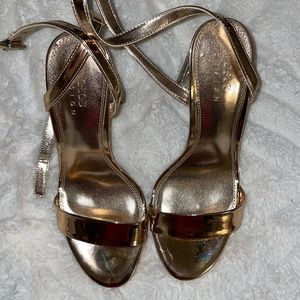 Rose gold and sparkly dress sandal size 10US(8UK). Platform with a wide heel.